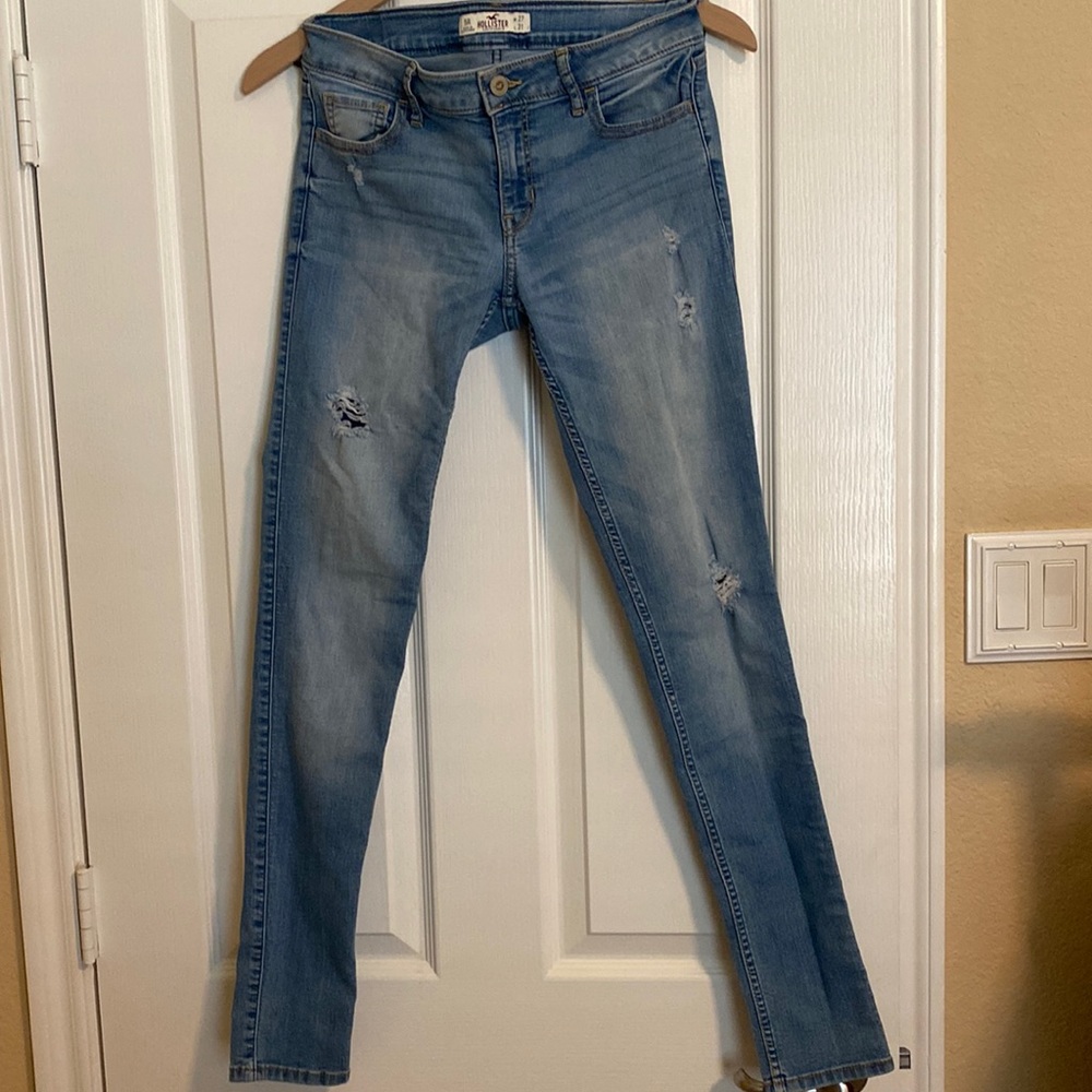 Hollister distressed skinny Jeans